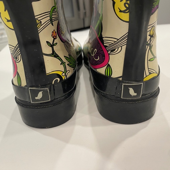 EUC Sakroots Rubber Rain Boots - Picture 7 of 12